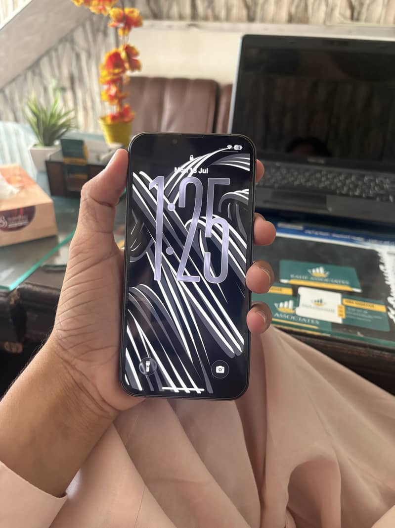 Apple iPhone 13 Pro 1