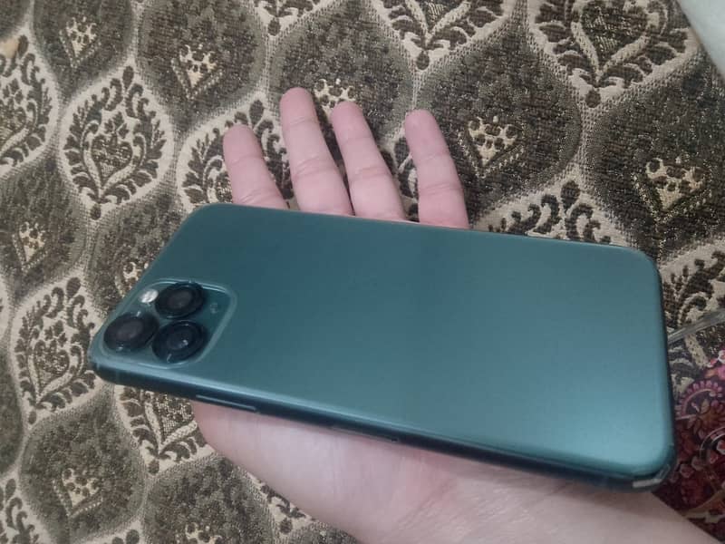 Apple iPhone 11 Pro 4