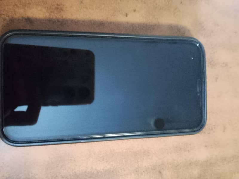Apple iPhone 11 4