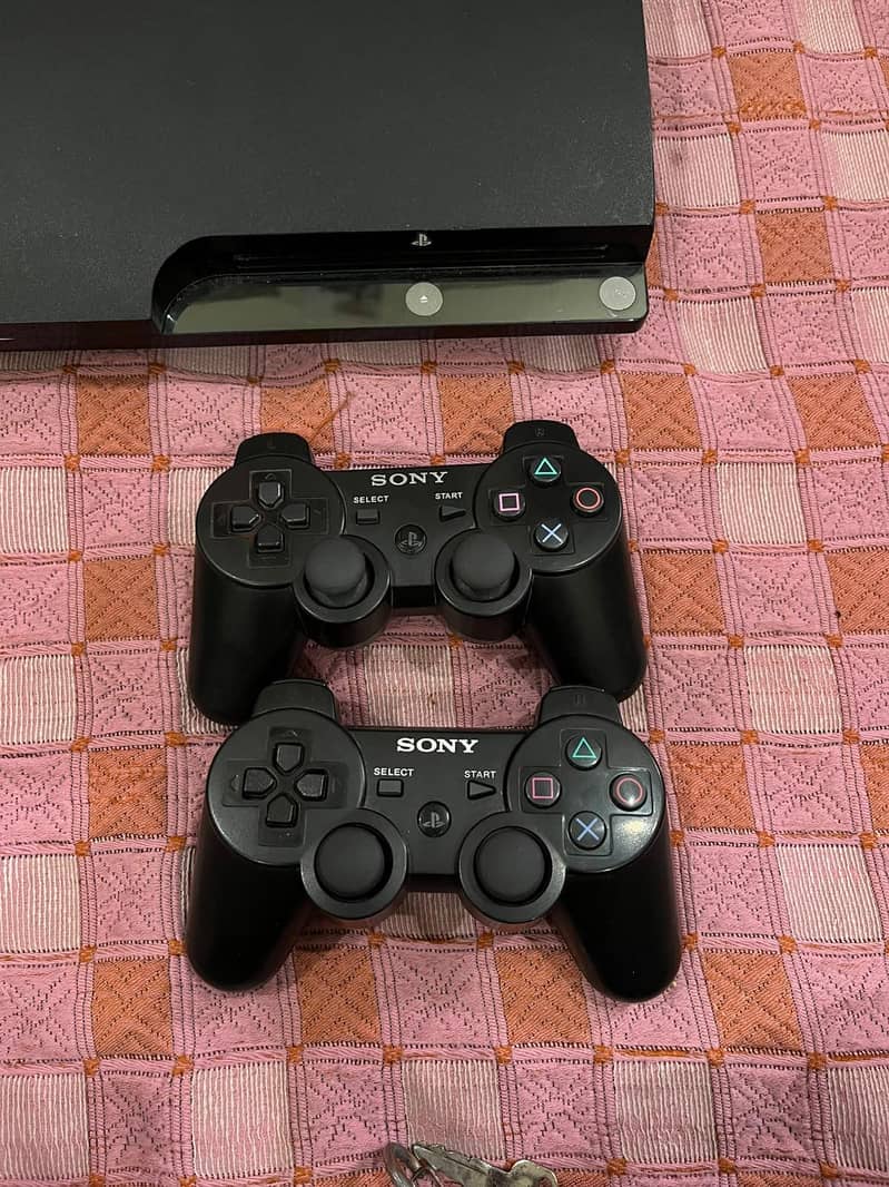 PS3 with 2 controller 0
