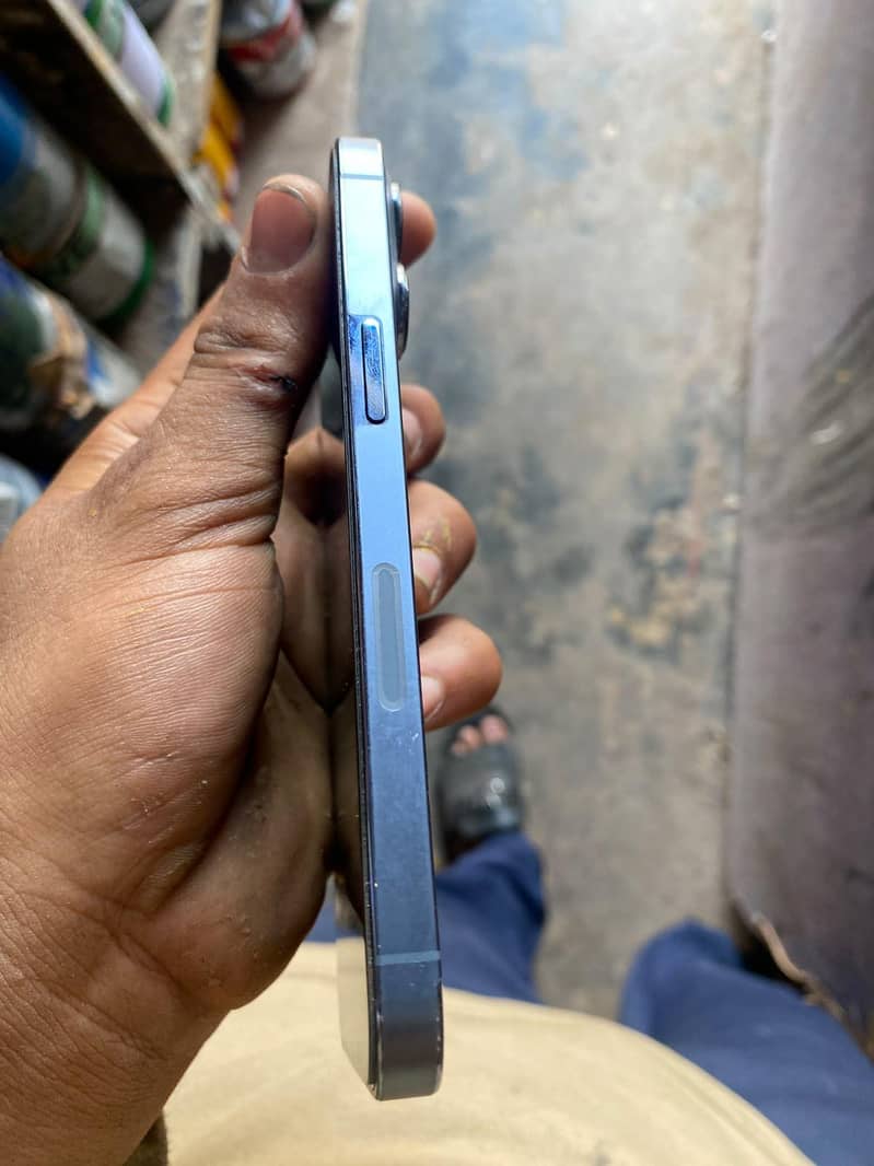 Apple iPhone 13 Pro Max 0