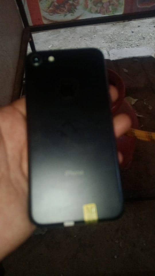 Apple iPhone 7 0