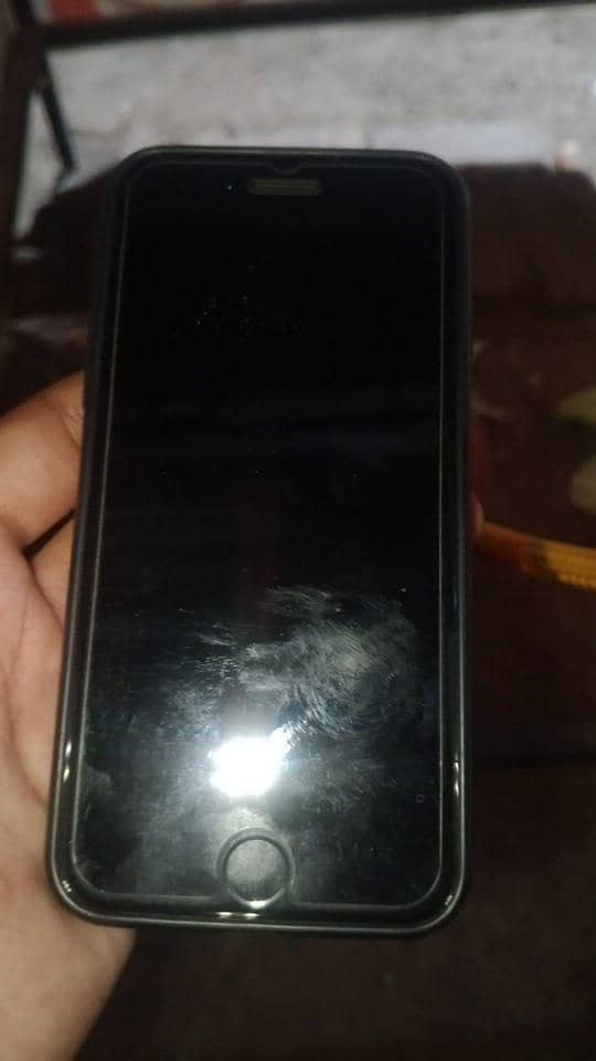 Apple iPhone 7 2