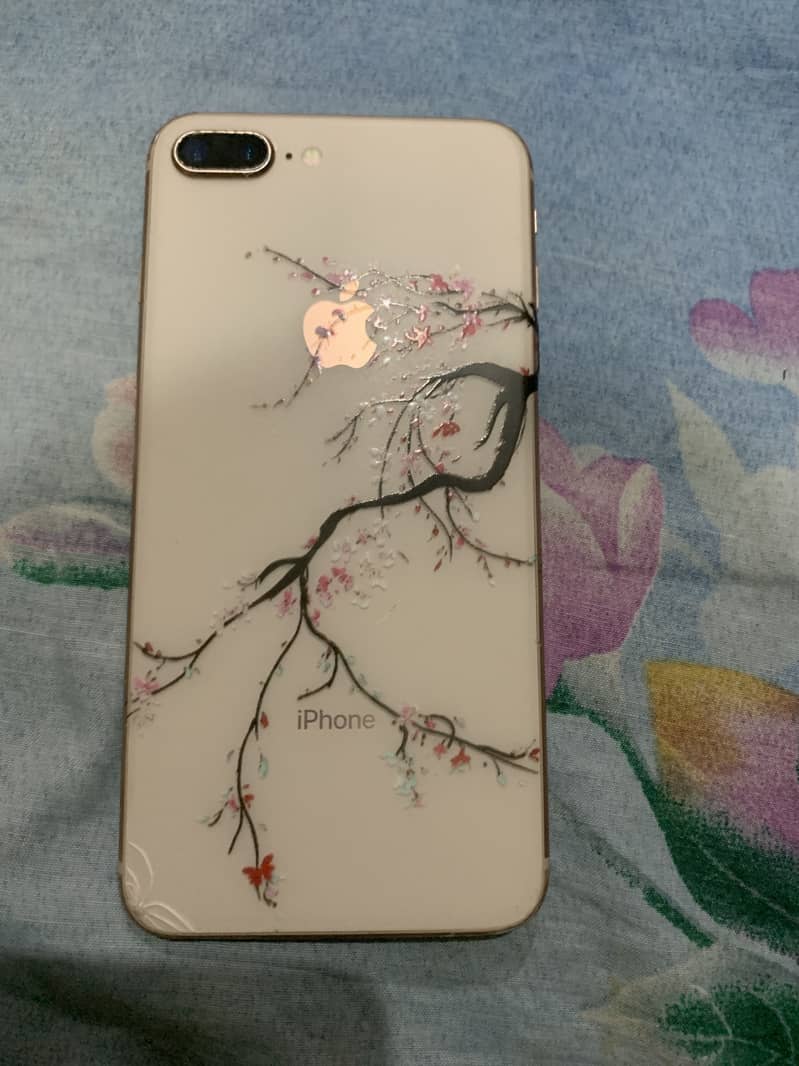 Apple iPhone 8 Plus 1