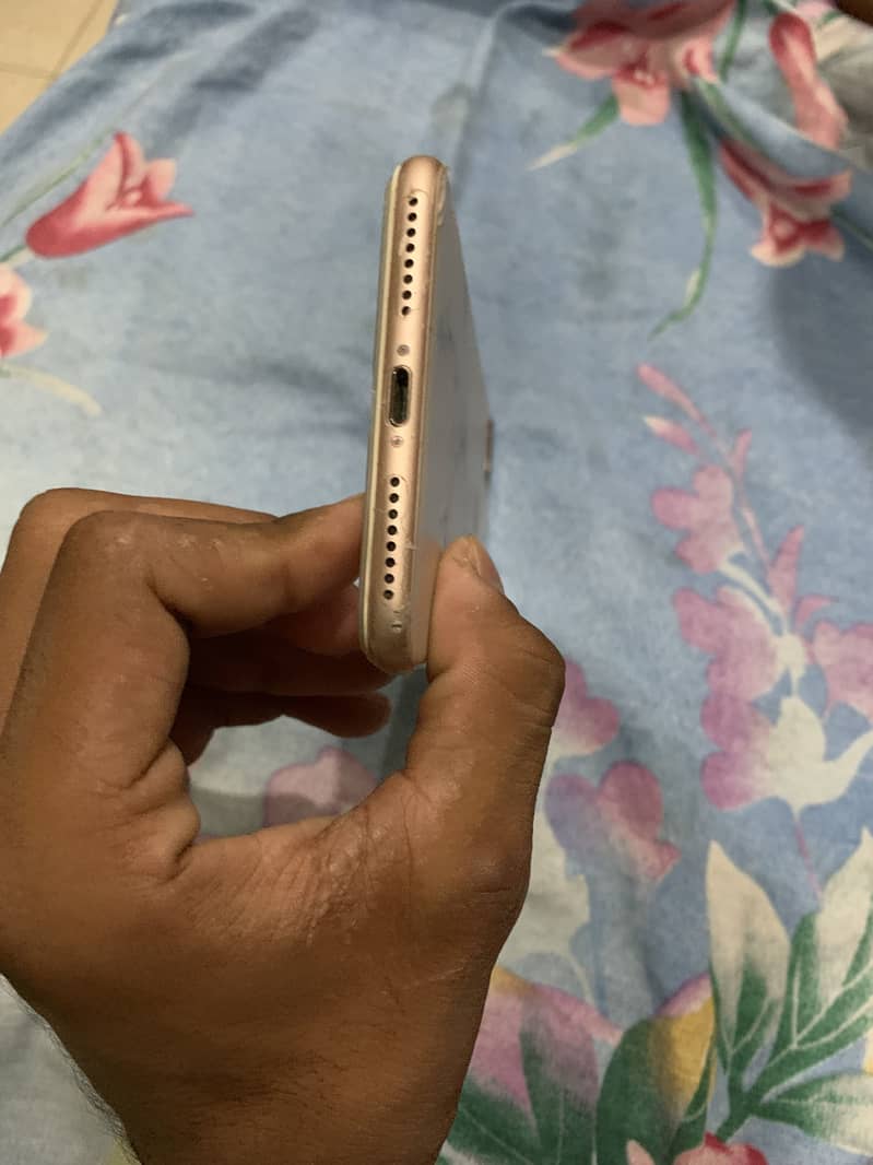 Apple iPhone 8 Plus 6