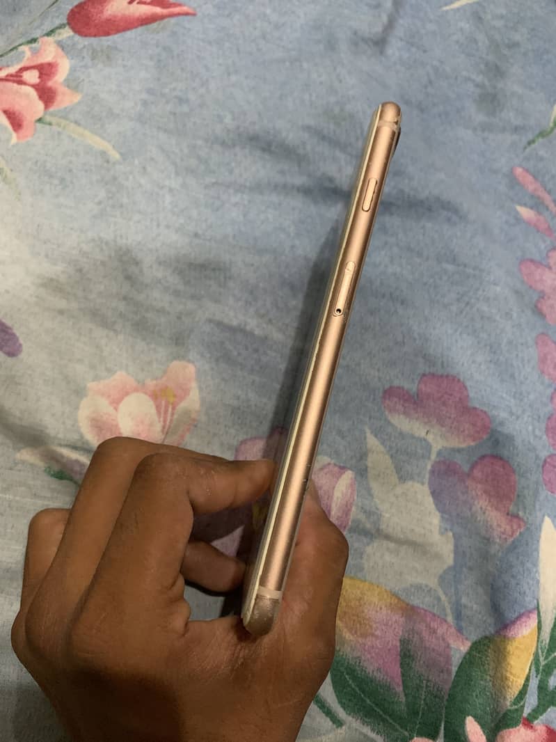 Apple iPhone 8 Plus 9