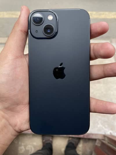Apple iPhone 13