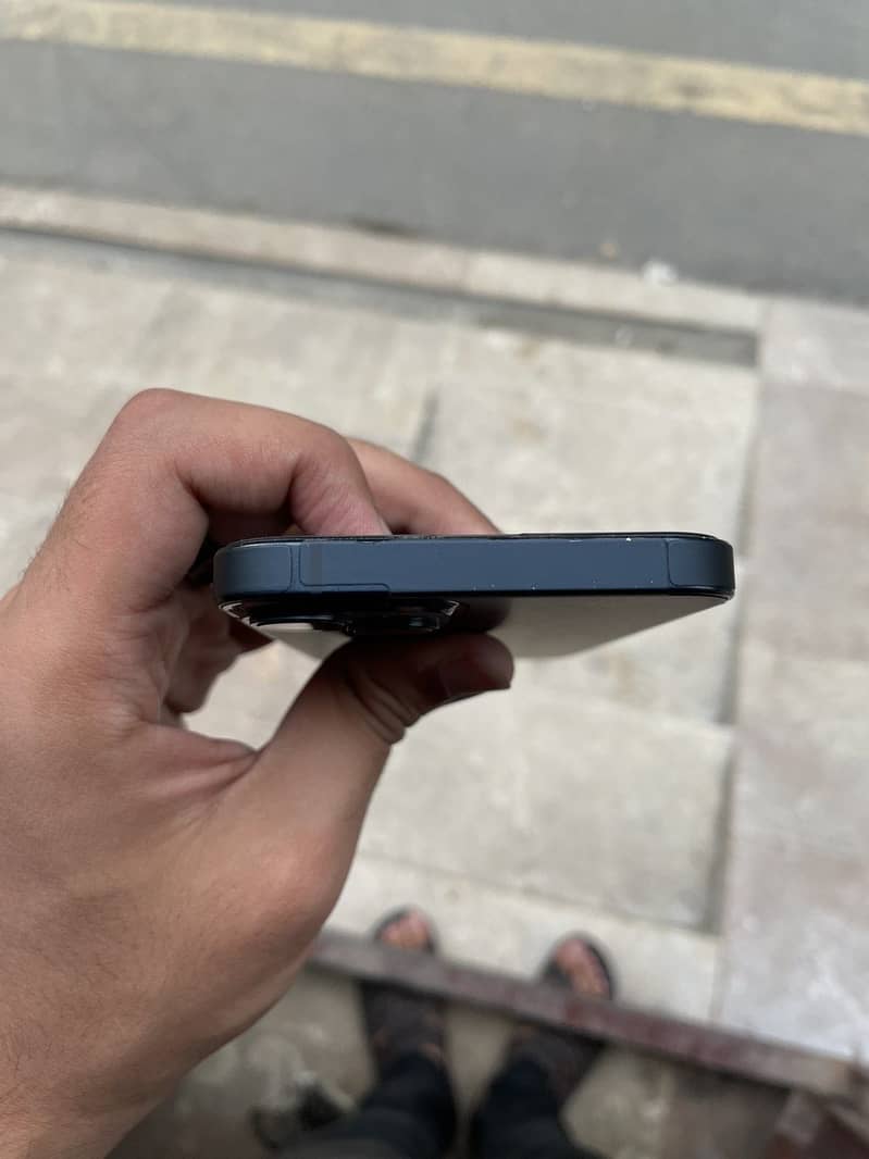 Apple iPhone 13 3