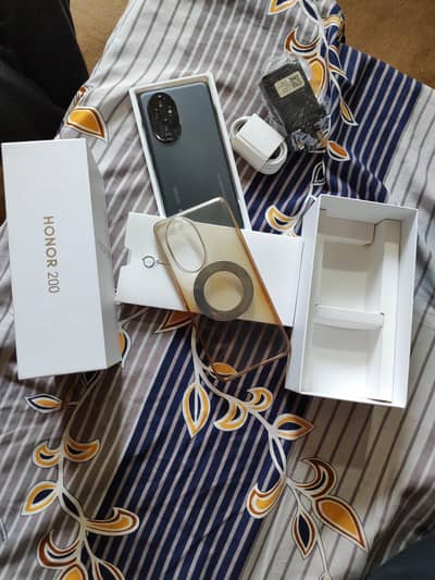 Honor 200 12/256 With Box and Original 100 waat charger FULL NEW Condi