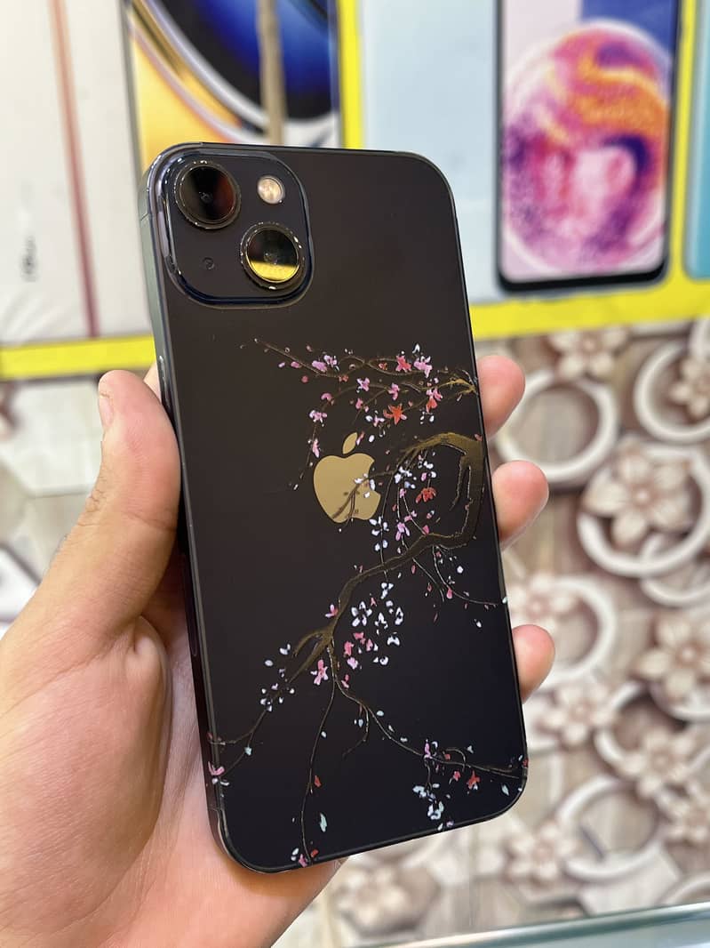 Apple iPhone 13 6