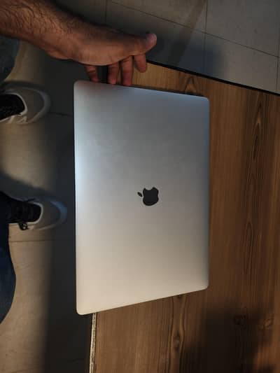 MacBook pro 2017 15 inch