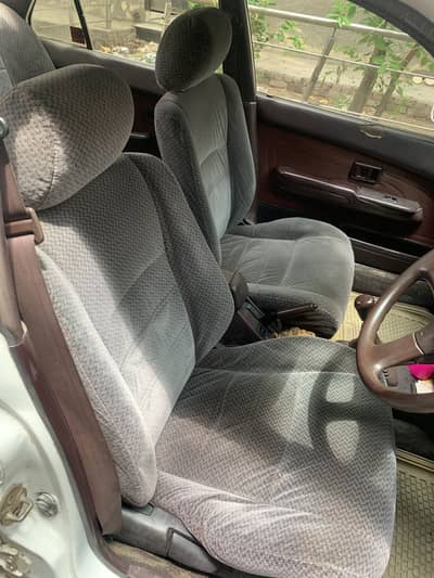 Toyota Corolla se saloon