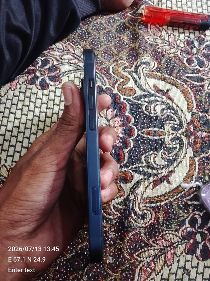 Apple iPhone 13 2
