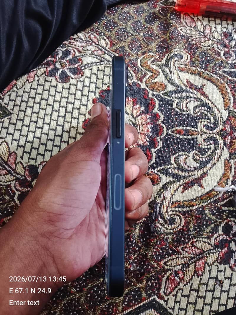 Apple iPhone 13 3