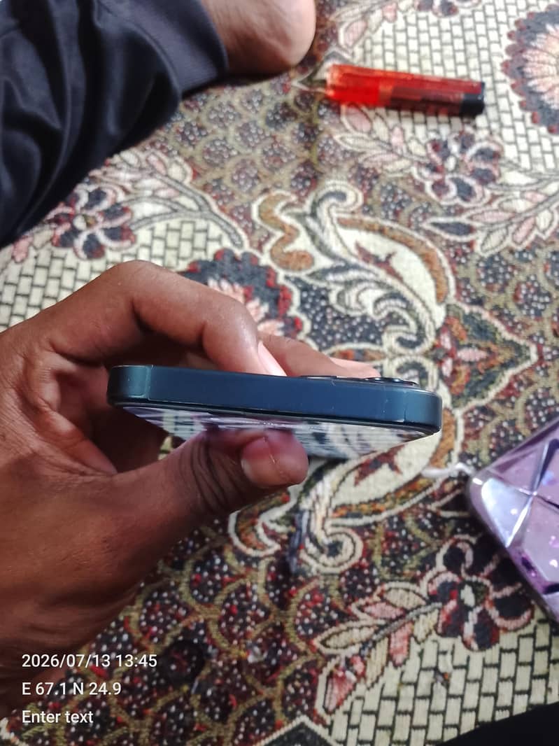 Apple iPhone 13 4