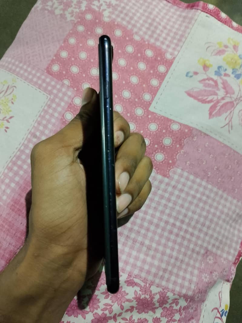 Apple iPhone 7 Plus 3