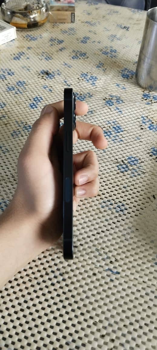 Apple iPhone 13 3