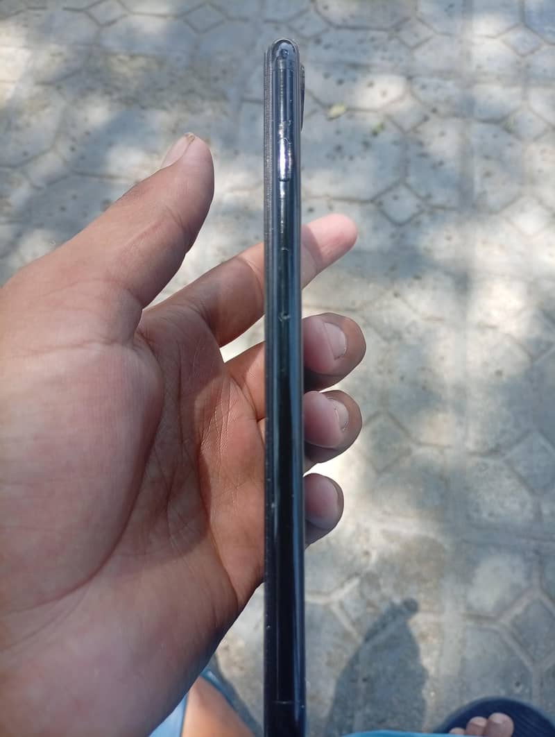 Apple iPhone 7 Plus 0