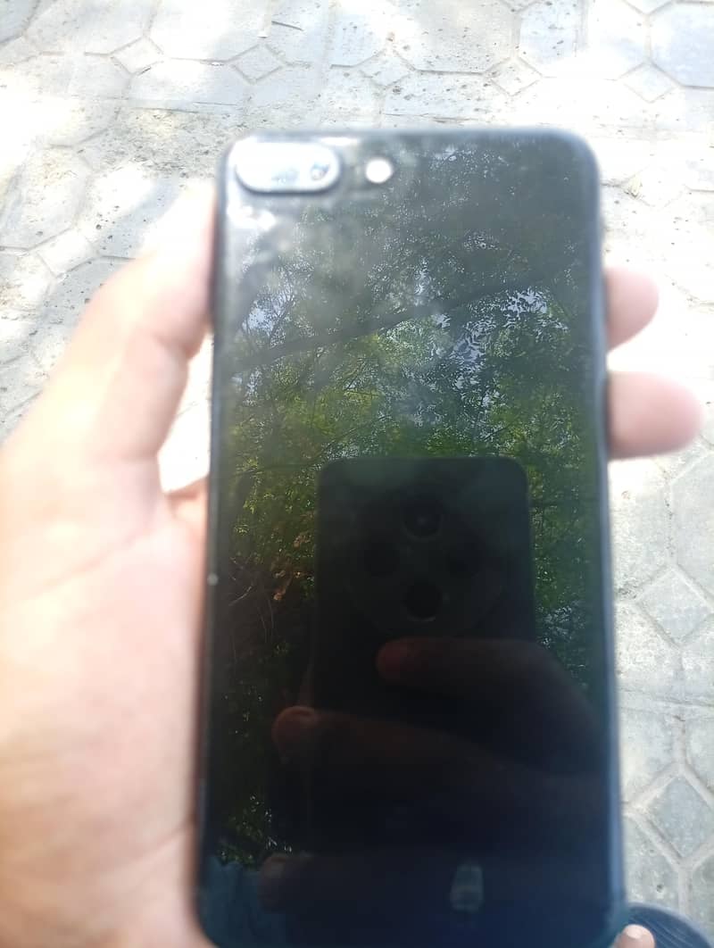 Apple iPhone 7 Plus 1