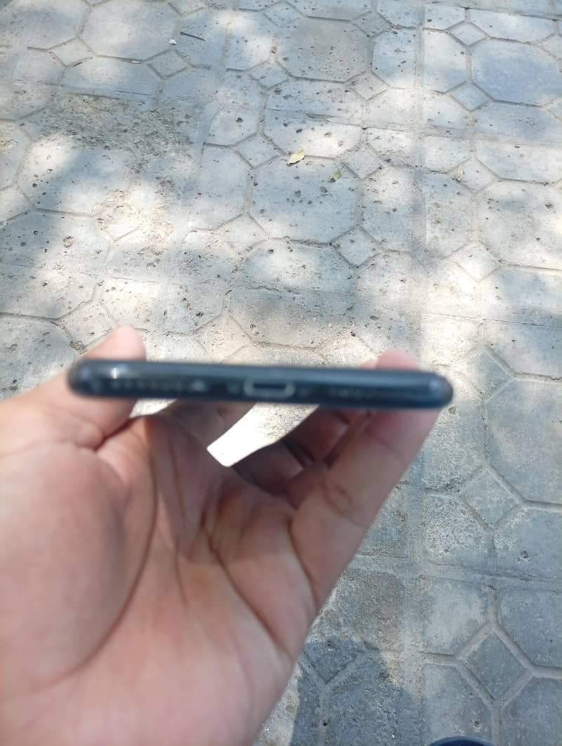 Apple iPhone 7 Plus 2