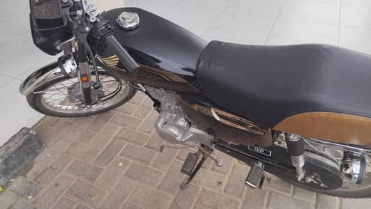 Honda 125s gold edition