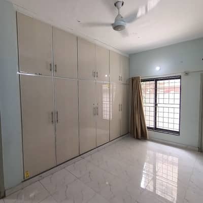 AHMED ASSOCIATES OFFER 10 MARLA LOWER PORTION FOR RENT IN PCSIR PHASE 2 NEAR TO SHUKAT KHANUM HOSPITAL LAHORE