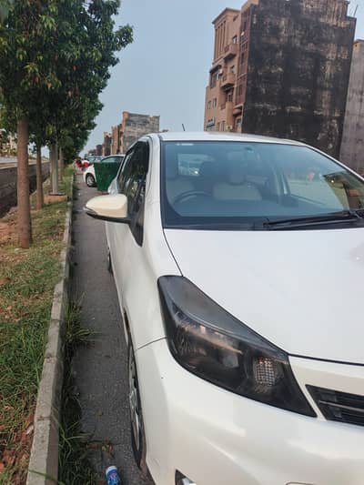 Toyota Vitz 2013