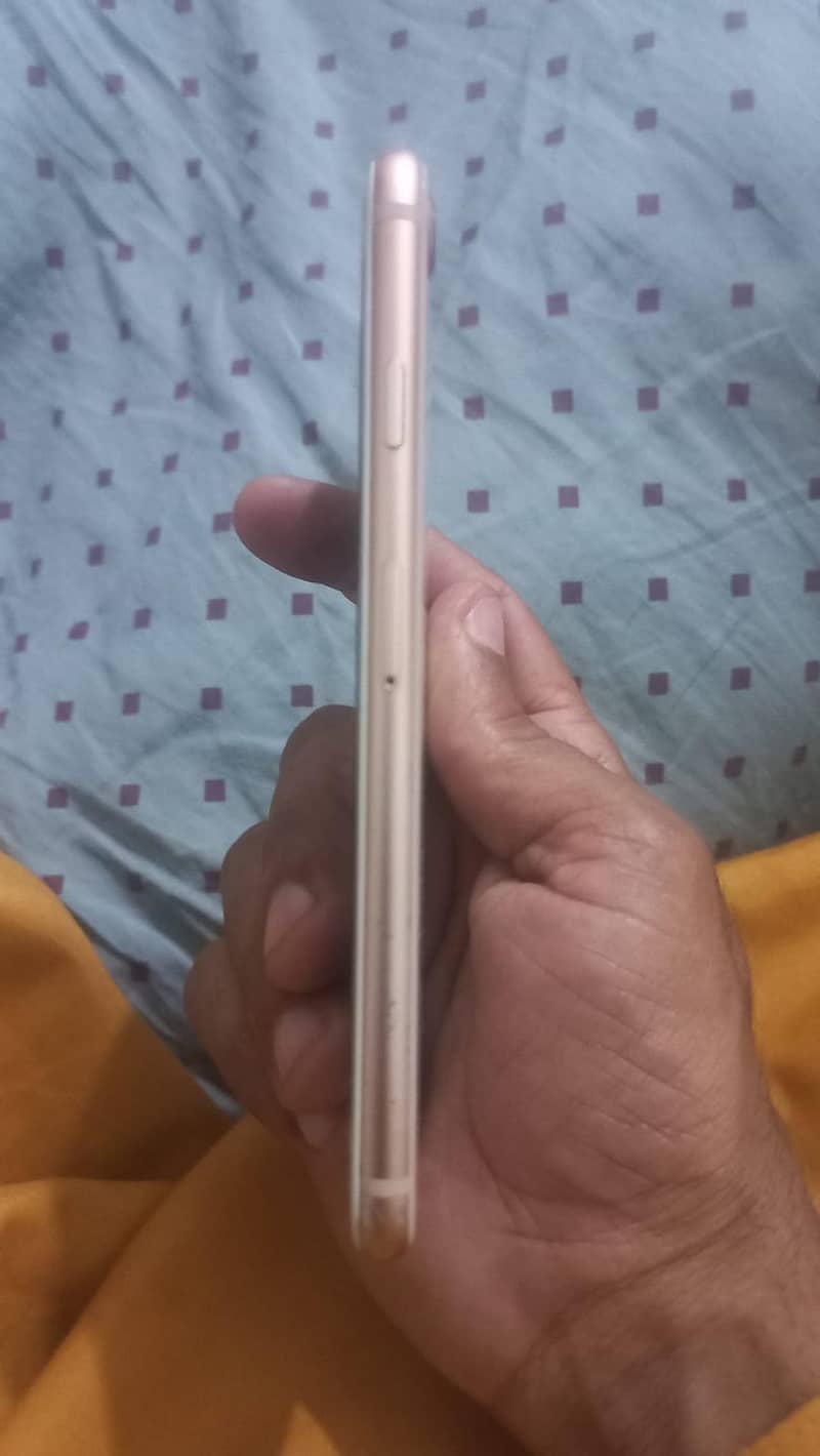 Apple iPhone 8 3