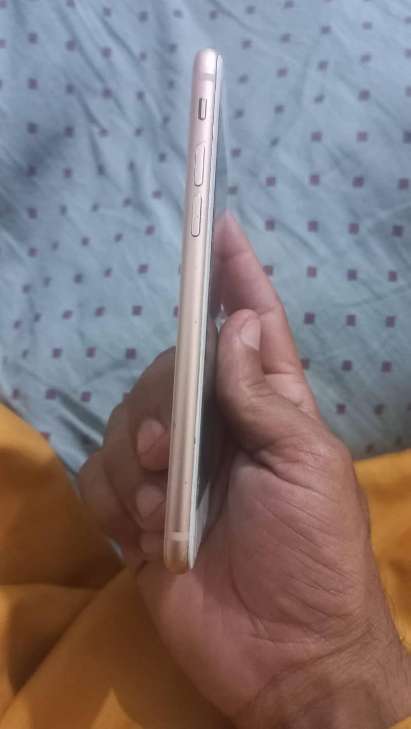 Apple iPhone 8 5