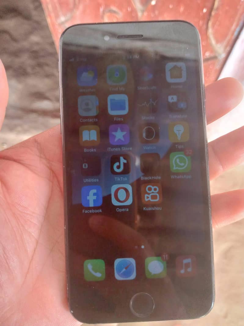 Apple iPhone 7 1