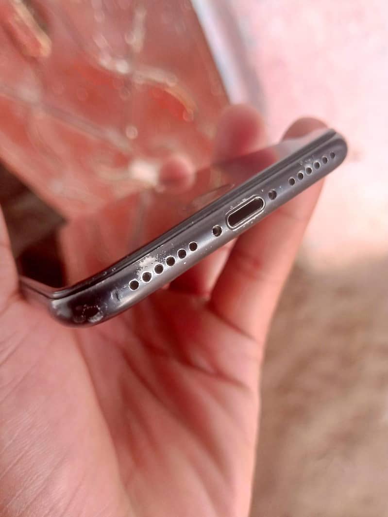 Apple iPhone 7 3