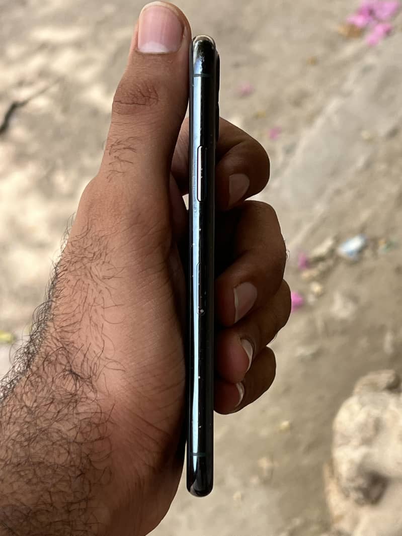 Apple iPhone 11 Pro 0