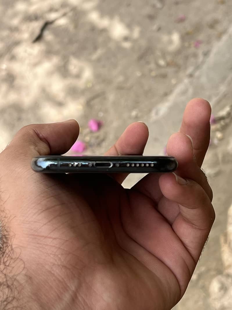 Apple iPhone 11 Pro 3