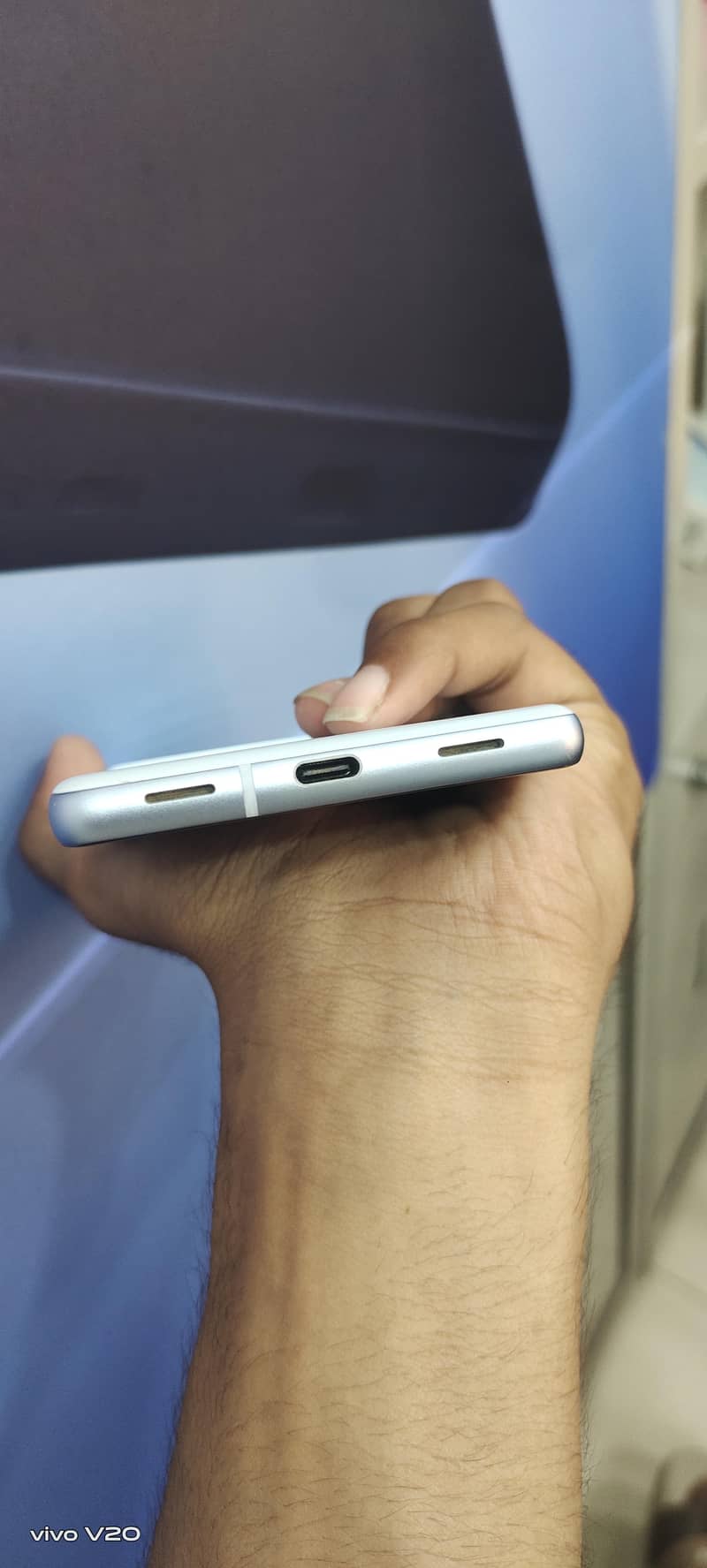 Google Pixel 7a 4