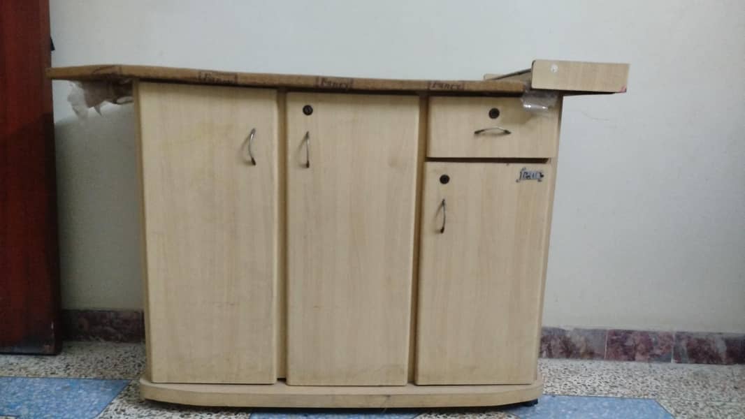 Bed Set with two side tables, wardrobe iron stand and dressing table 3