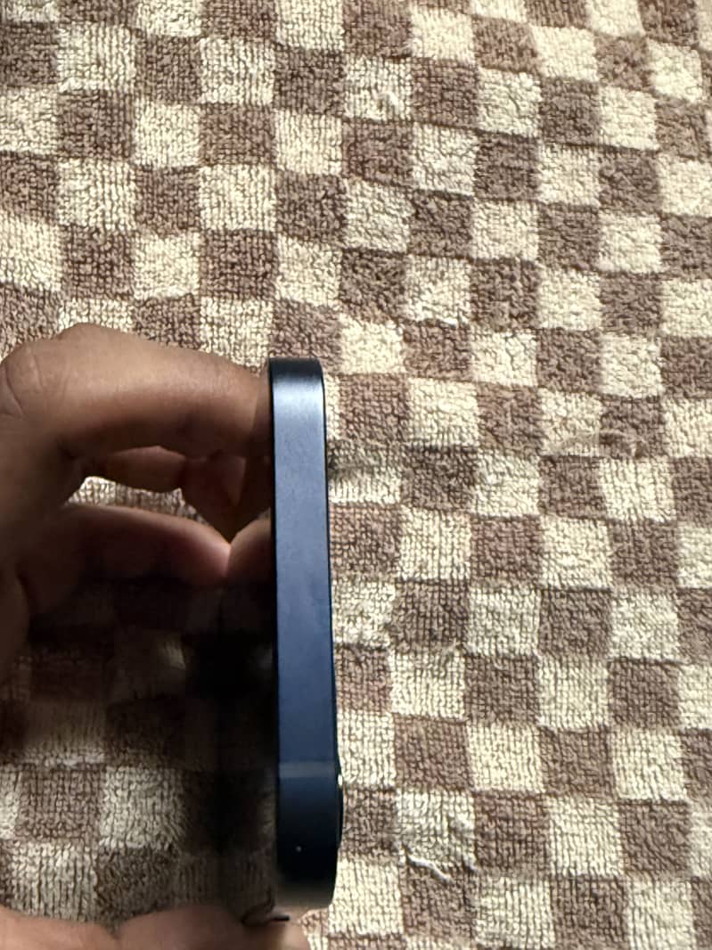Apple iPhone 12 1