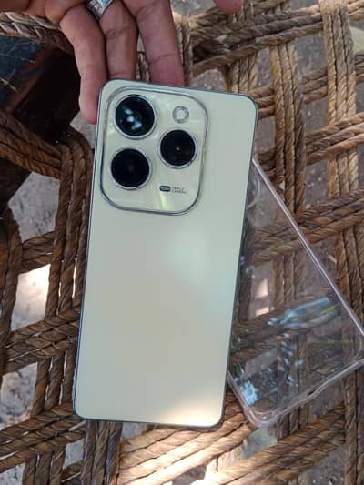 Infinix Hot 40 Pro