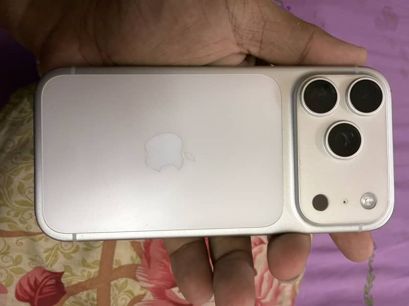 Apple iPhone 17 Pro 4