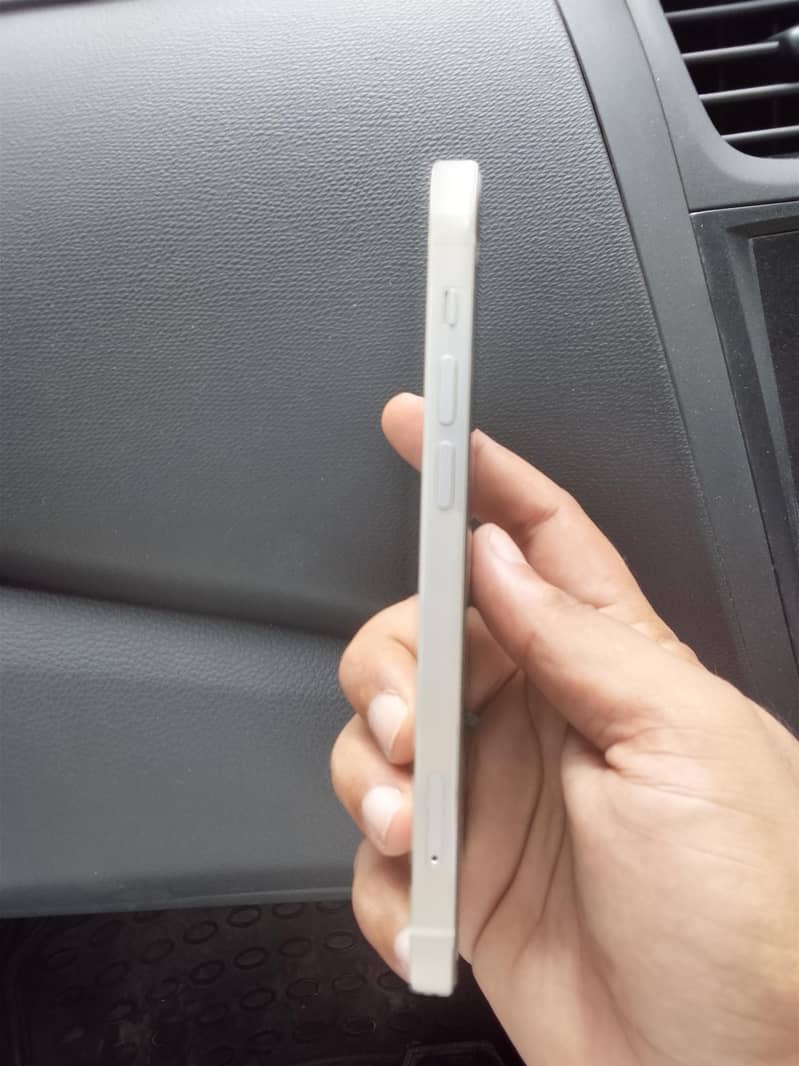 Apple iPhone 12 3