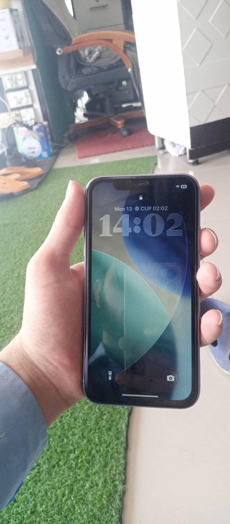 Apple iPhone 11 4