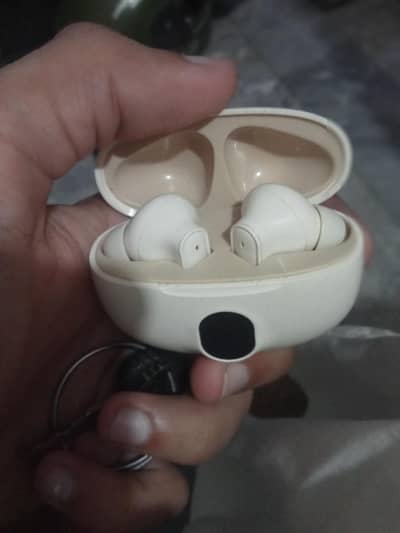stereo earbuds urgent sale