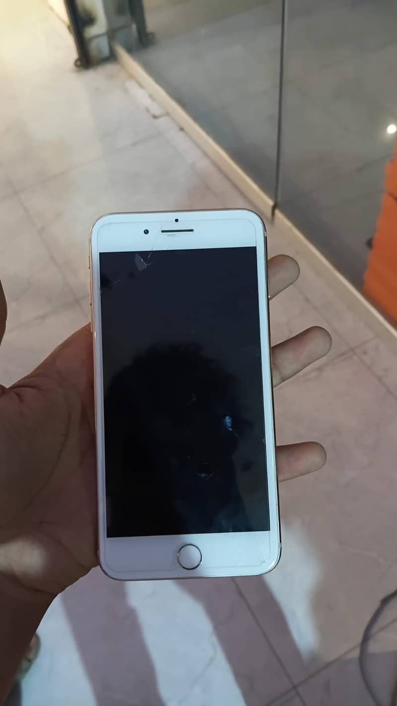 Apple iPhone 8 Plus 0