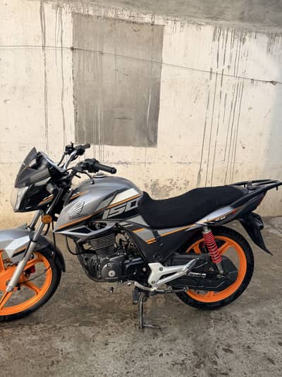 Honda Cb150F