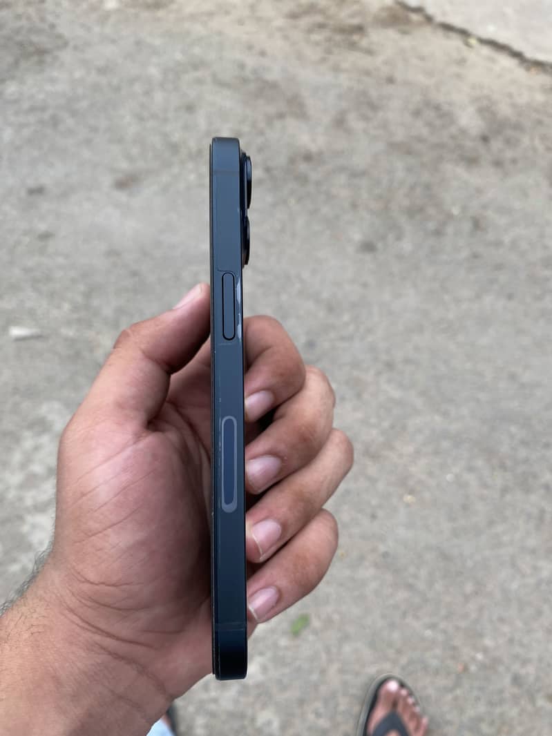 Apple iPhone 14 5