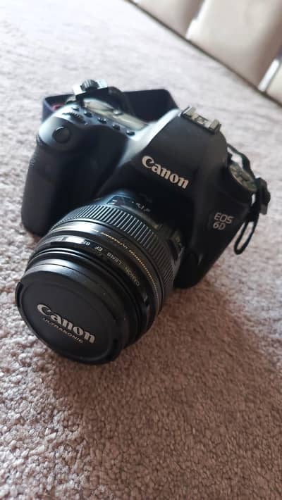 canon EOS 6D full frame DSLR + Canon EF 85mm f/1.5 USM lens |Exelllent