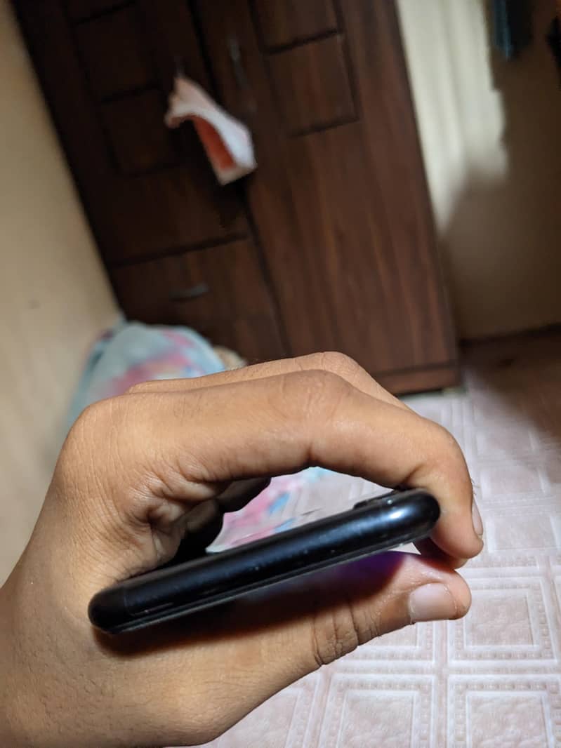Apple iPhone SE 6