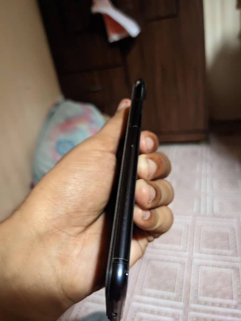 Apple iPhone SE 8