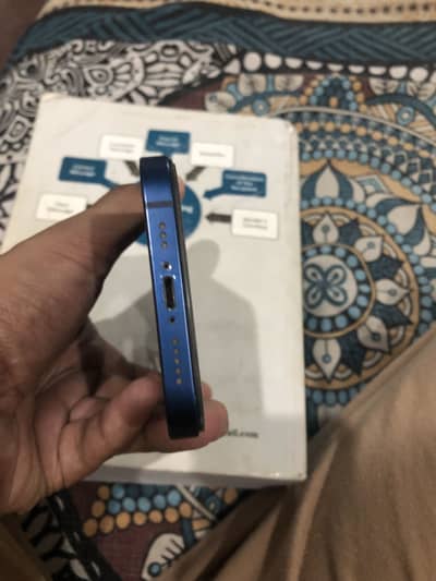 Apple iPhone 12