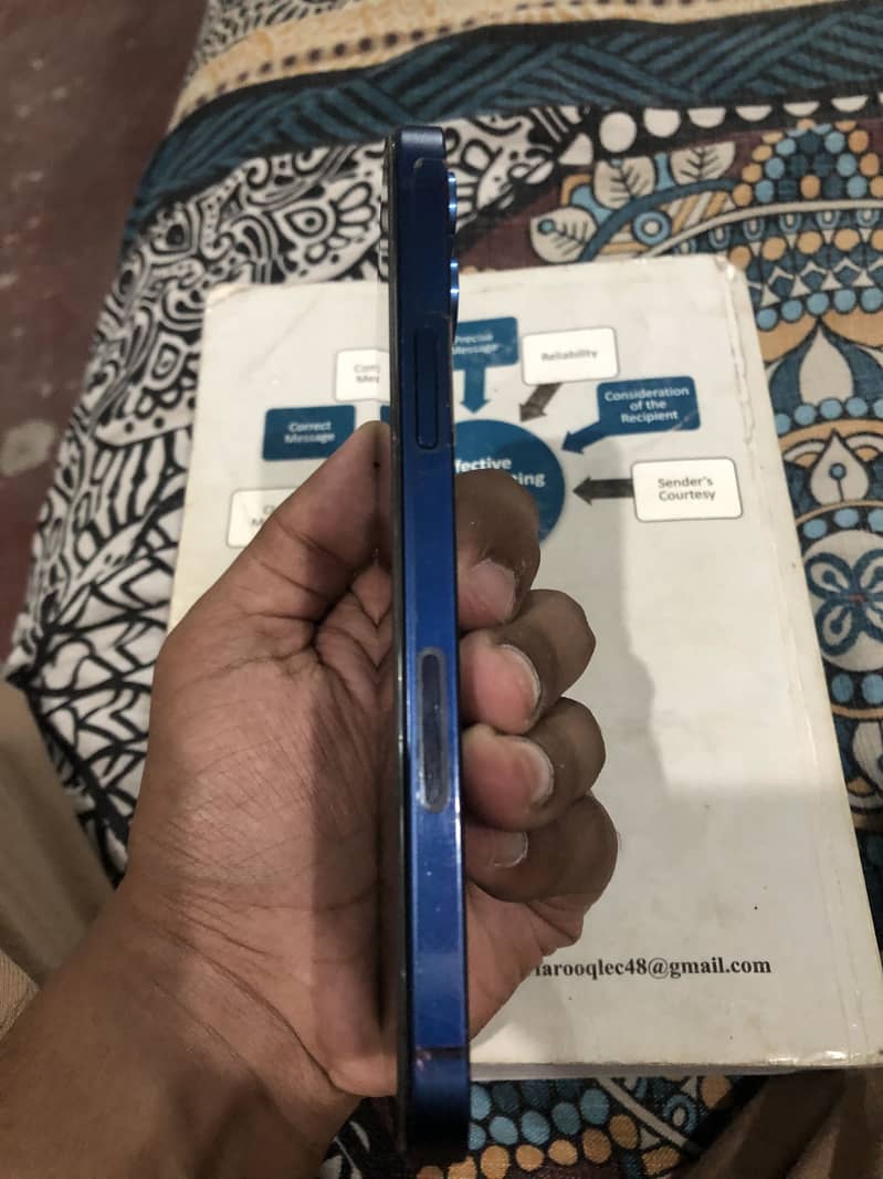 Apple iPhone 12 2