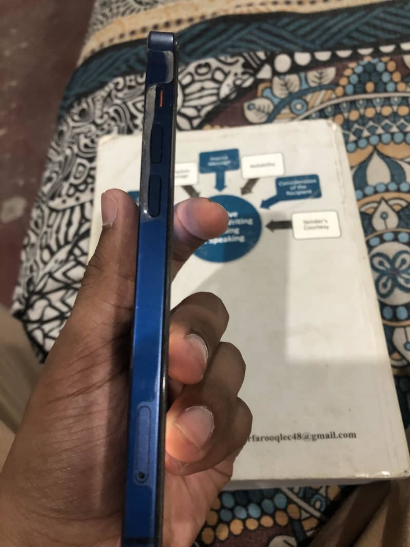 Apple iPhone 12 3